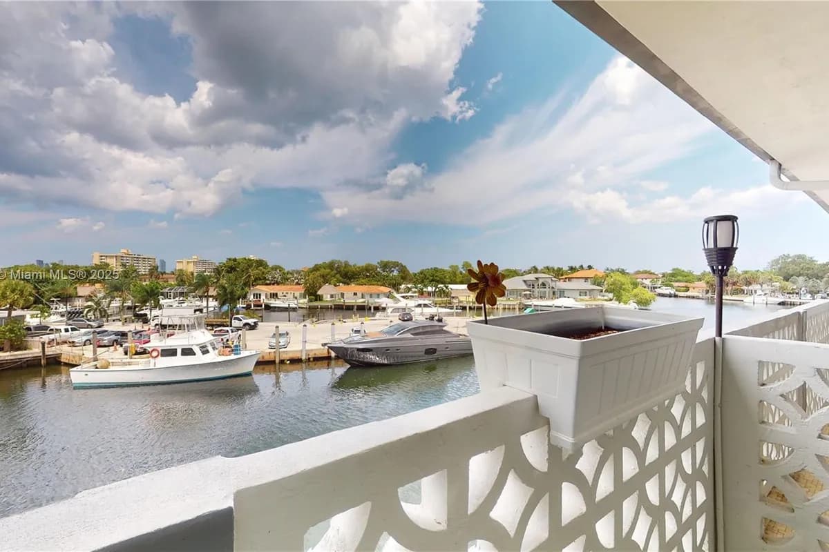 13105 Ixora Ct # 303, North Miami FL 33181