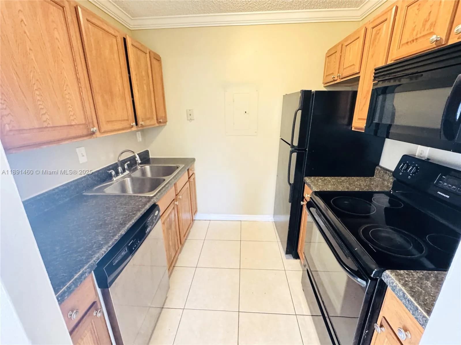 1141 Lake Victoria Dr, West Palm Beach FL 33411