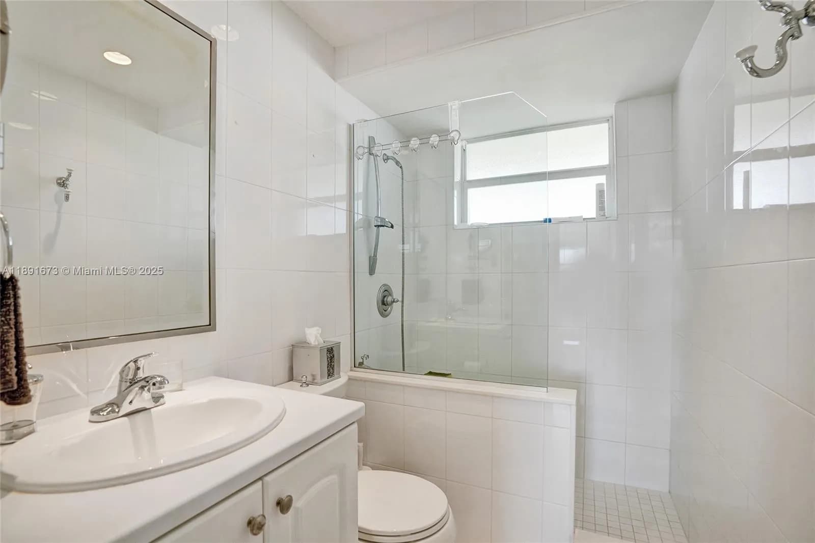 2600 Diana Dr # 308, Hallandale Beach FL 33009