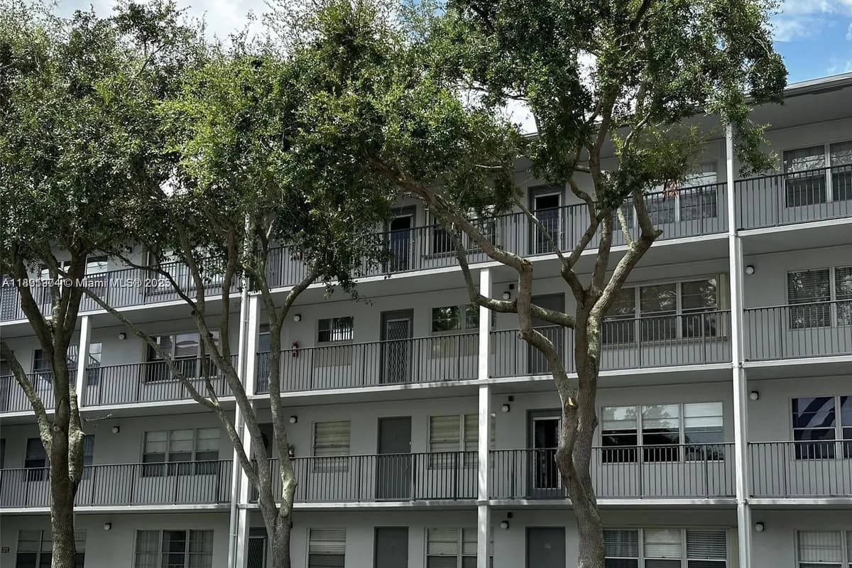 400 SW 134th Way # 406F, Pembroke Pines FL 33027