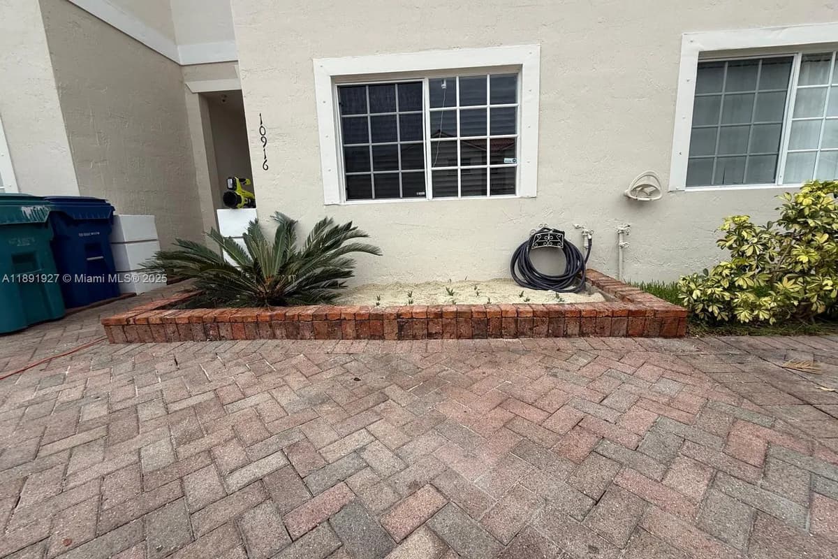 10916 SW 182nd Ln, Miami FL 33157