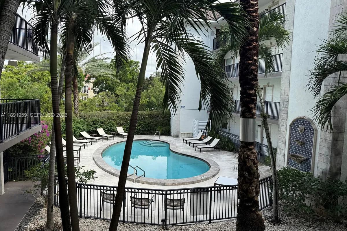 924 SE 2nd St # 17, Fort Lauderdale FL 33301