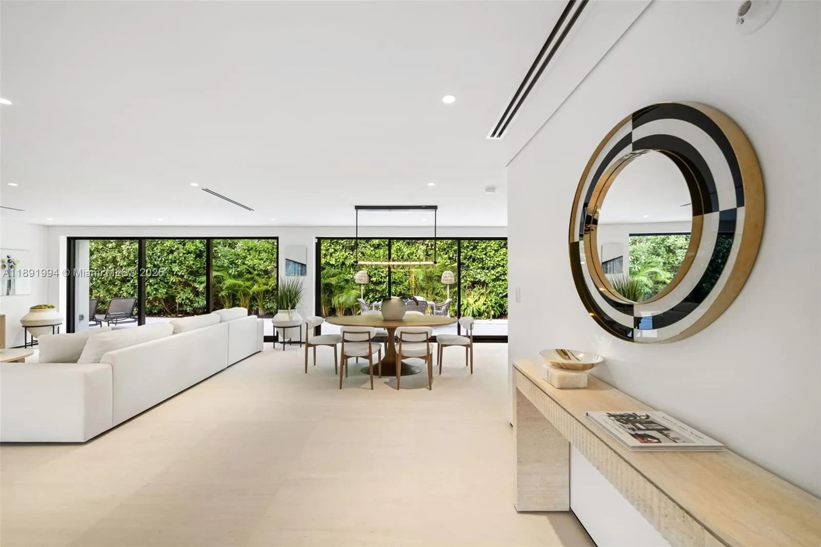 222 E Rivo Alto Dr, Miami Beach FL 33139