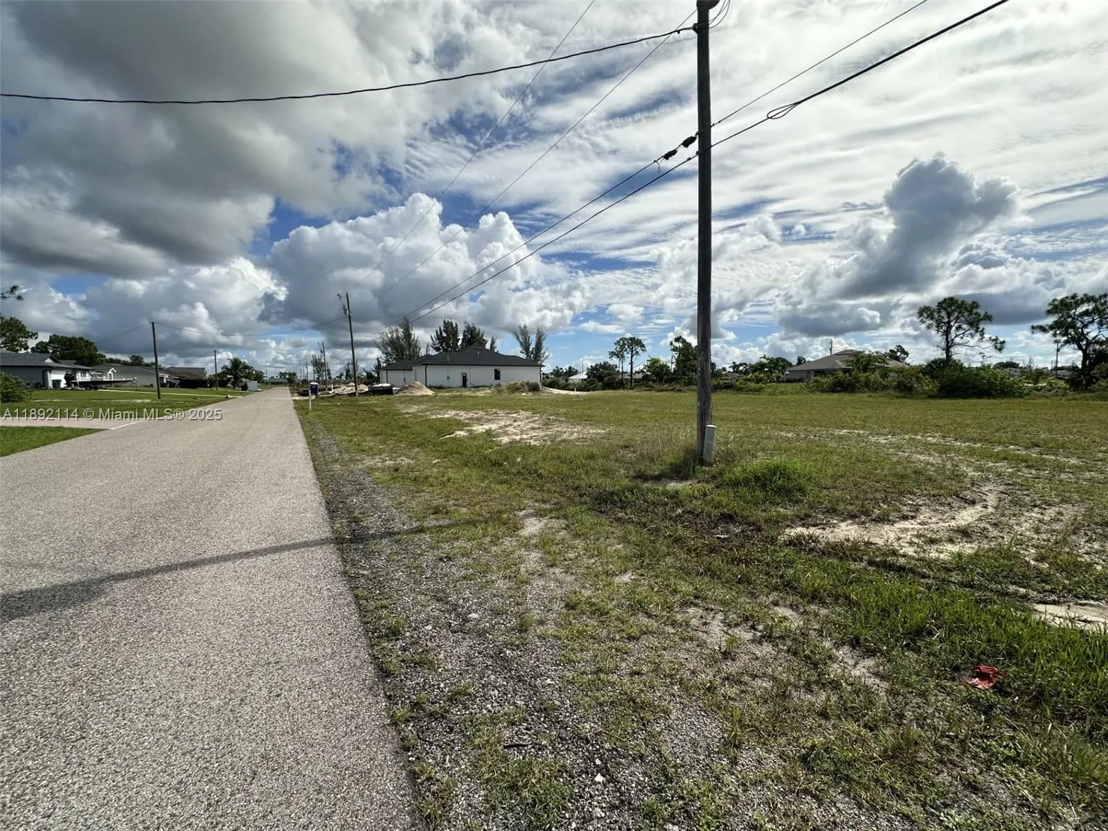 3527 NE 14 PL, Cape Coral FL 33993