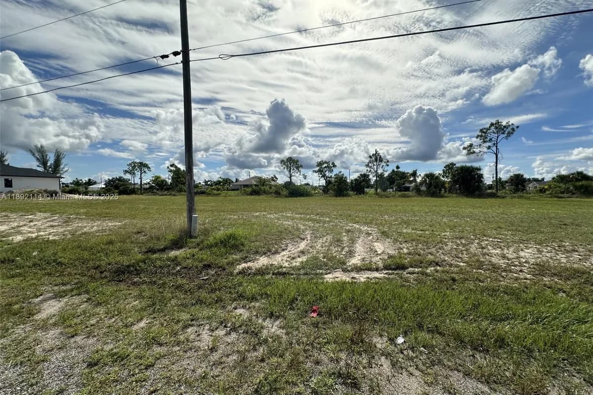 3527 NE 14 PL, Cape Coral FL 33993