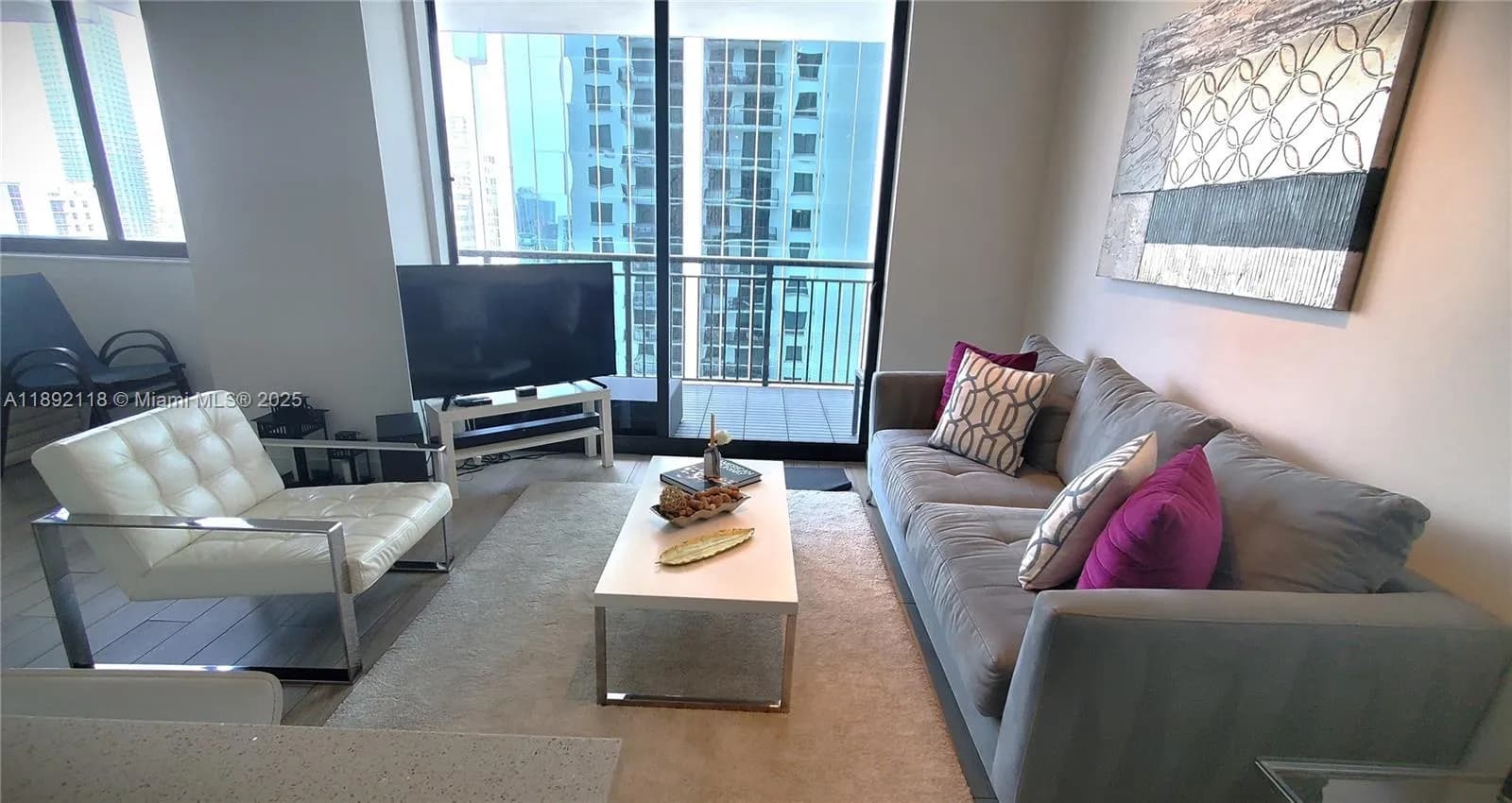 999 SW 1st Ave # 2115, Miami FL 33130