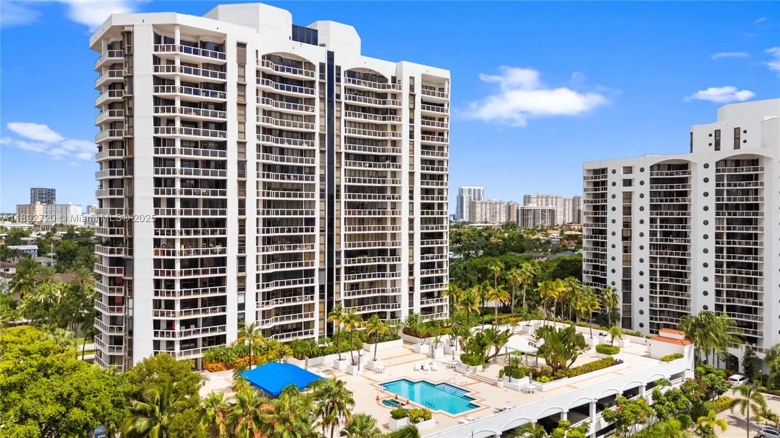 3598 Yacht Club Dr # 1004, Aventura FL 33180