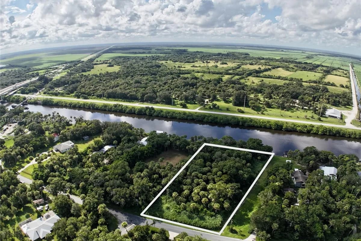 15306 SW Palm Oak Ave, Indian Town FL 34956