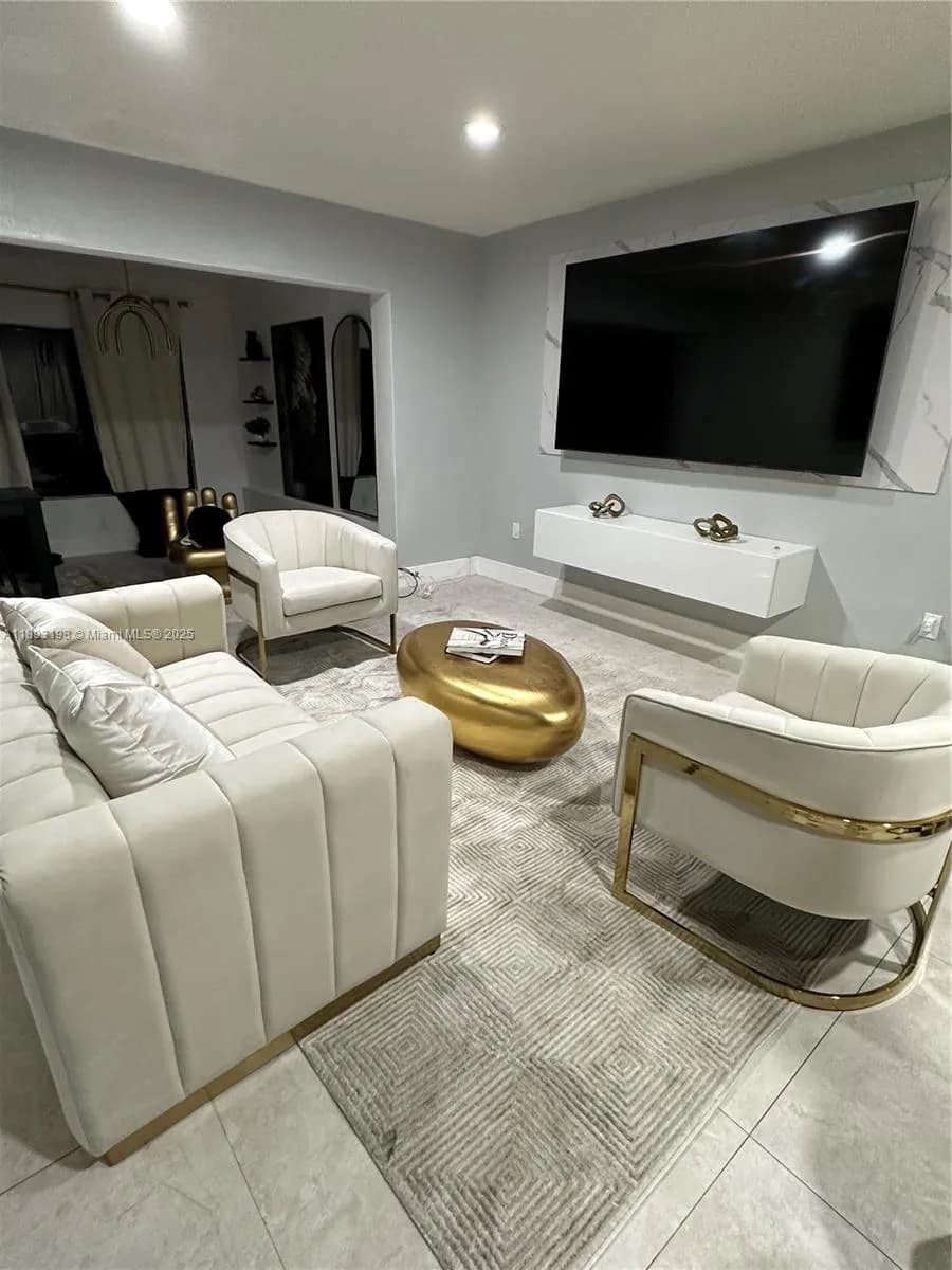 8531 NW 25th St, Sunrise FL 33322