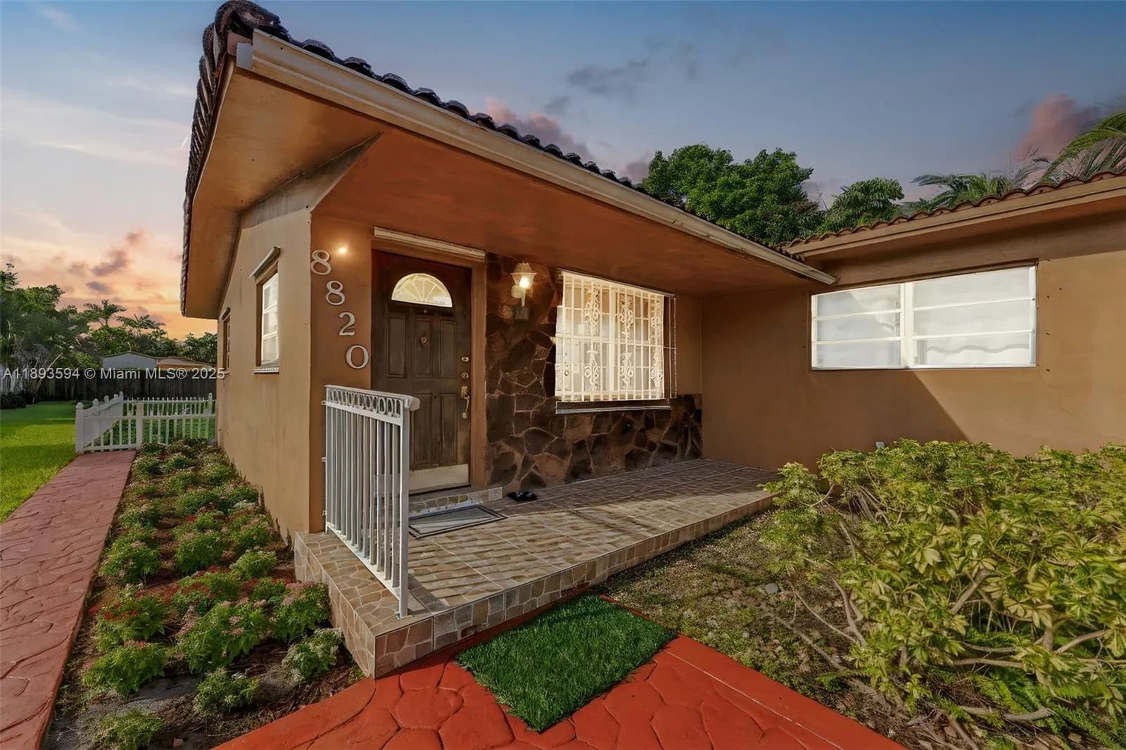 8820 SW 27th St, Miami FL 33165