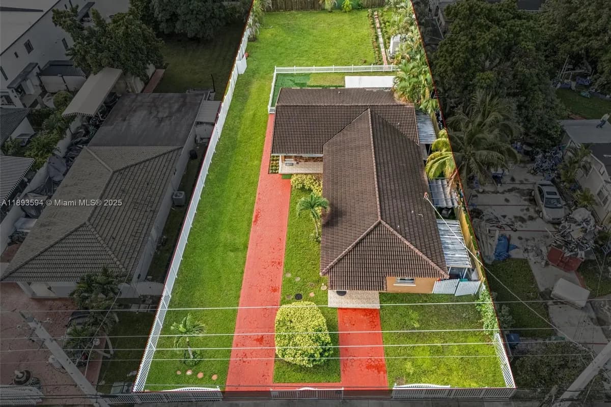 8820 SW 27th St, Miami FL 33165