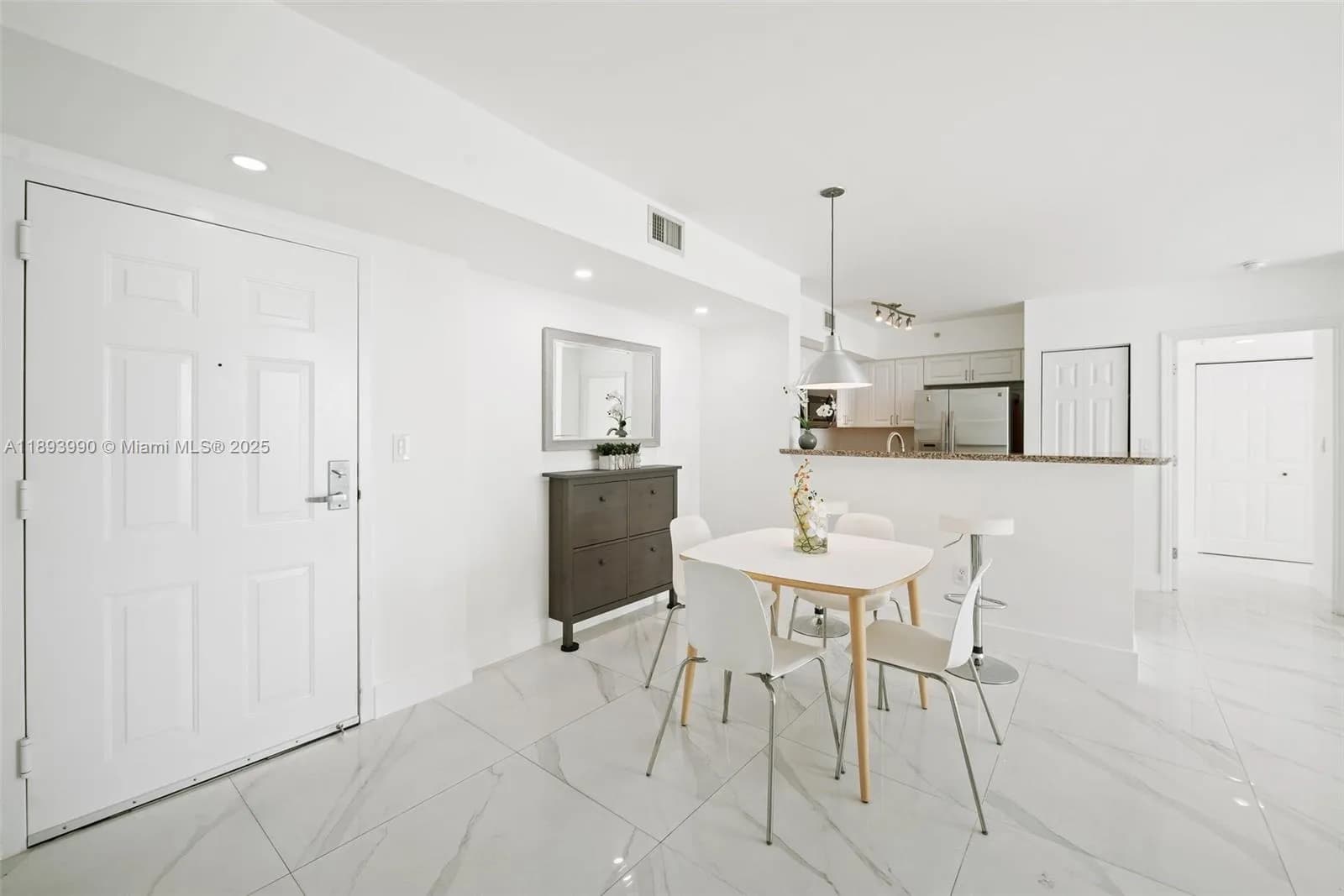 1155 Brickell Bay Dr # 903, Miami FL 33131