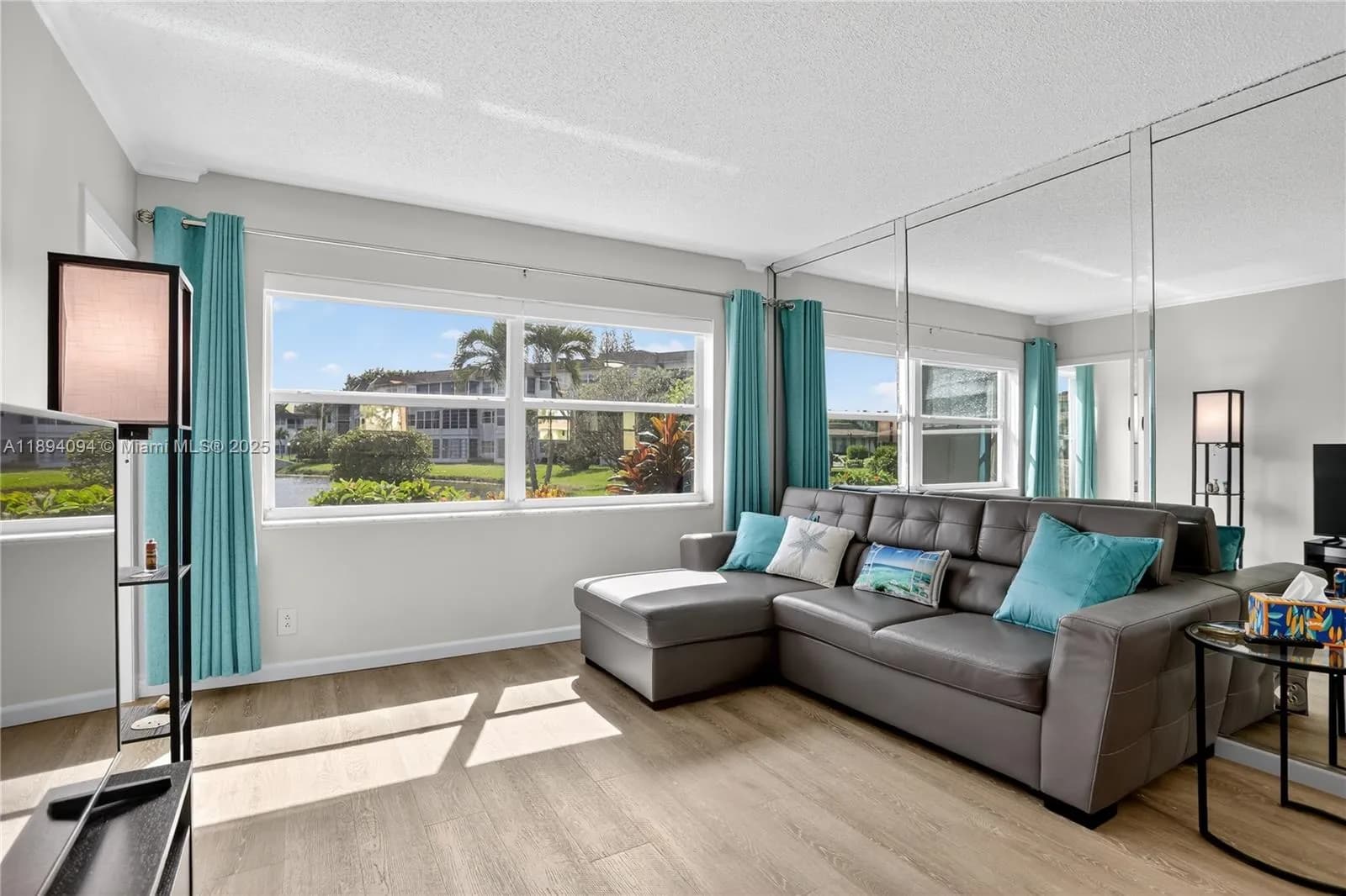 1 bedroom 1 bath for sale at 4706 NW 36th St # 411, Lauderdale Lakes FL 33319