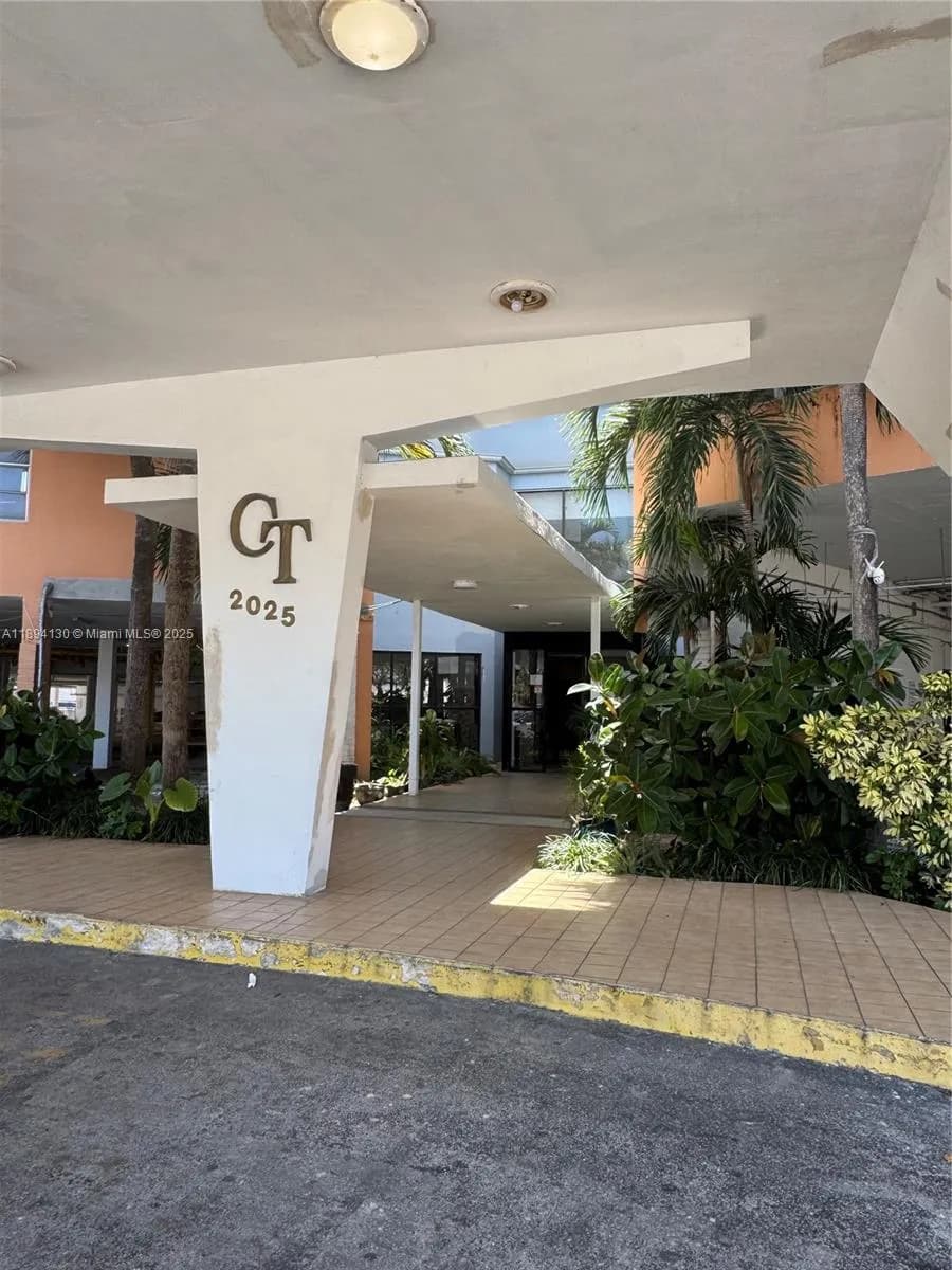 1 bedroom 1 bath for sale at 2025 NE 164th St # 206, North Miami Beach FL 33162