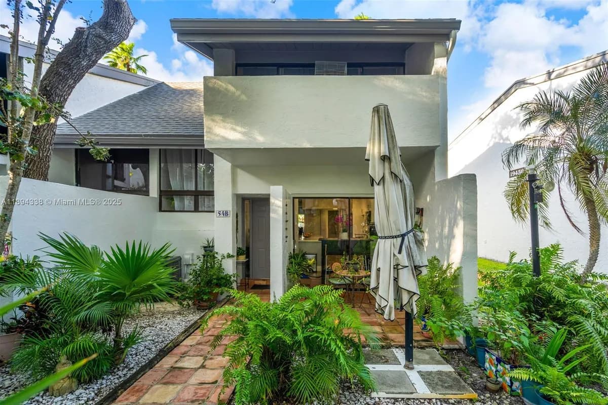 19440 NE 26th Ave # 54B, Miami FL 33180