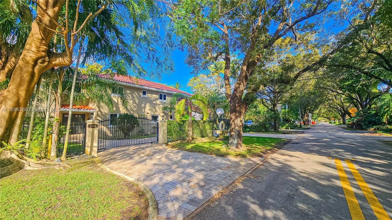 1543 Dorado Ave, Coral Gables FL 33146