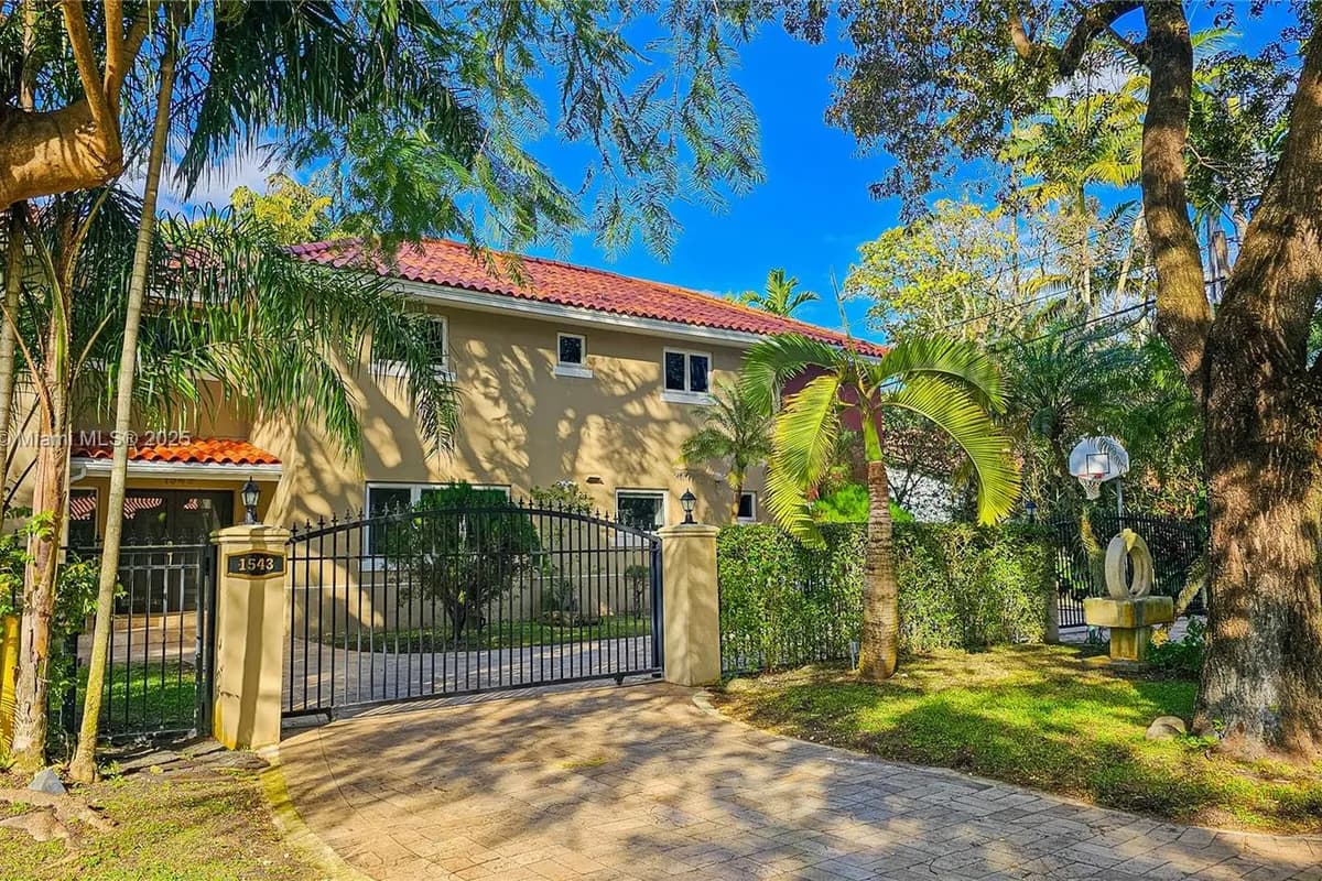 1543 Dorado Ave, Coral Gables FL 33146