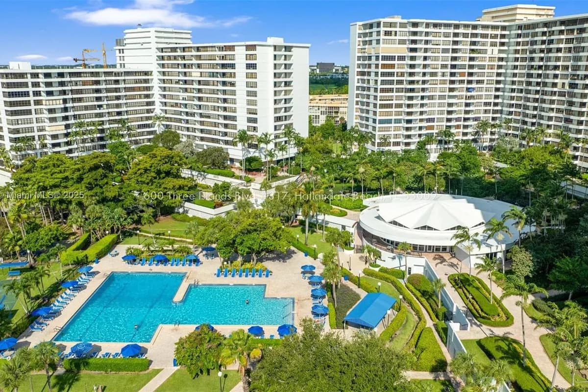 600 Three Islands Blvd # 317, Hallandale Beach FL 33009