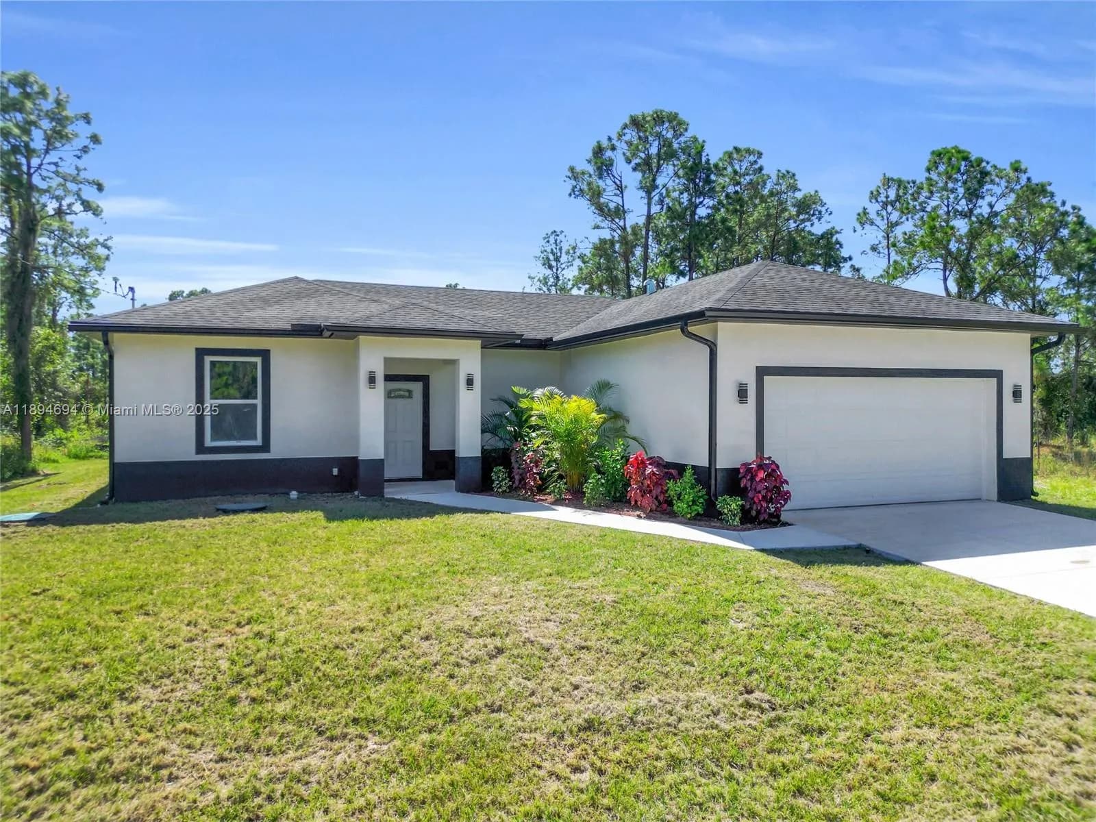 1109 EDGEWOOD ST E, Lehigh Acres FL 33974