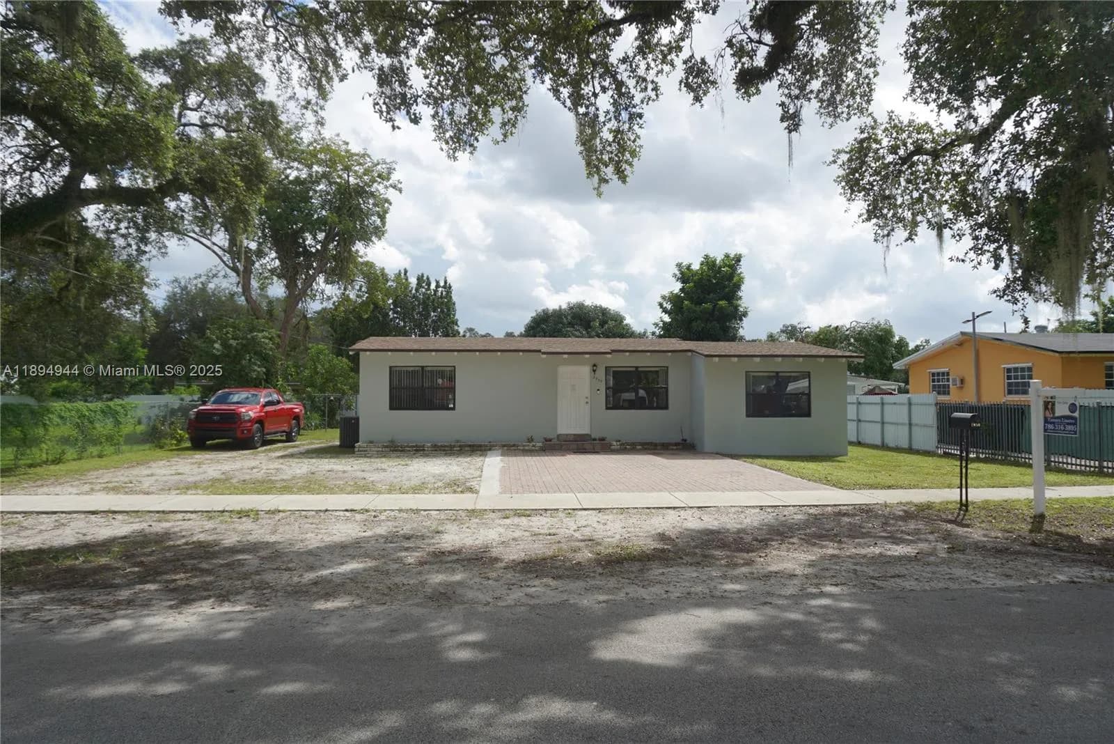 2850 NW 170th St, Miami Gardens FL 33056