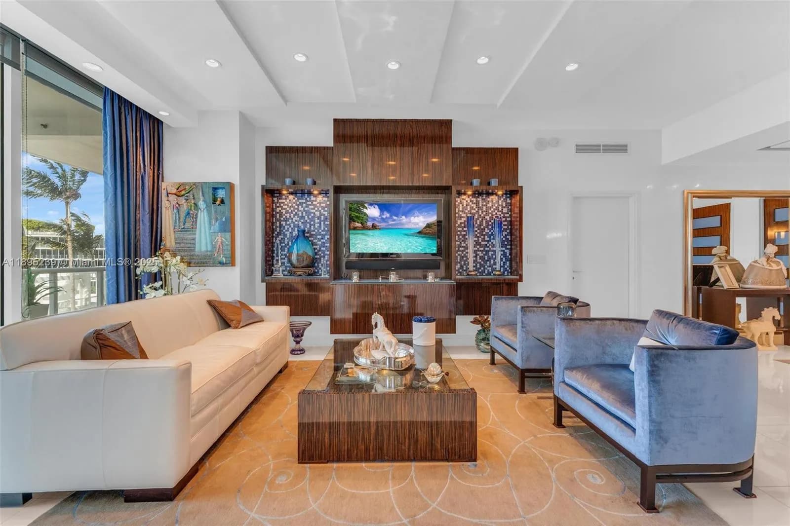 50 S Pointe Dr # 705, Miami Beach FL 33139