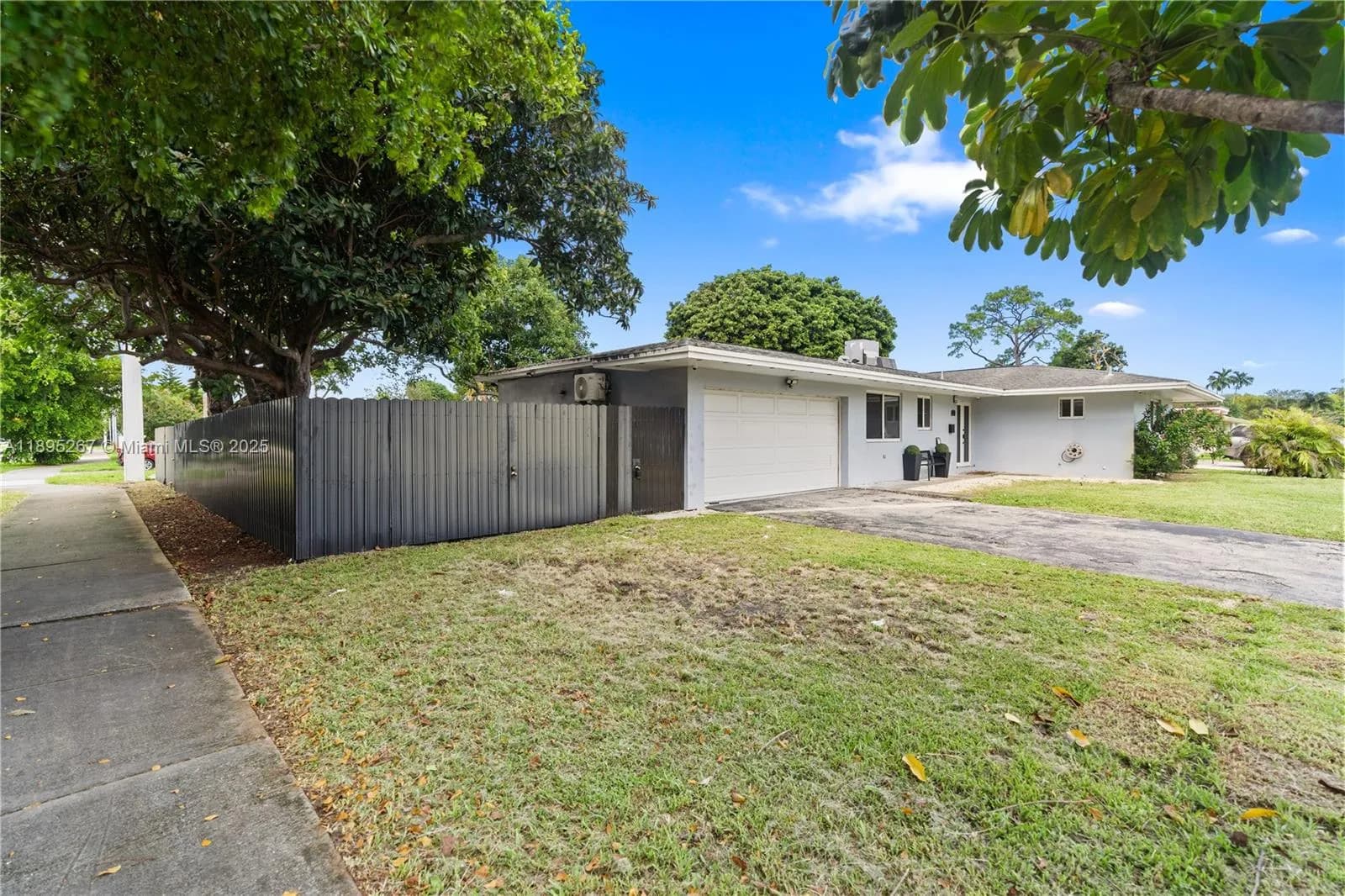 6791 SW 10th Ct, Pembroke Pines FL 33023