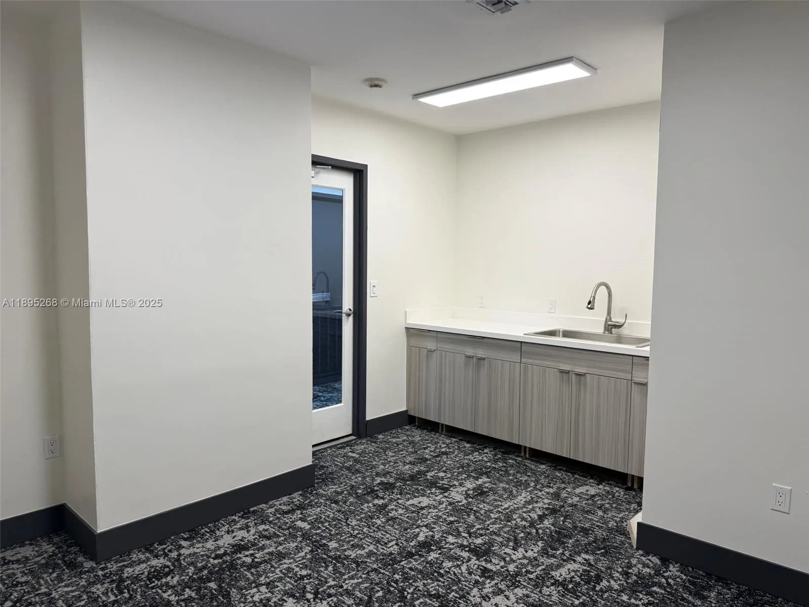 299 Alhambra Cir # 418, Coral Gables FL 33134