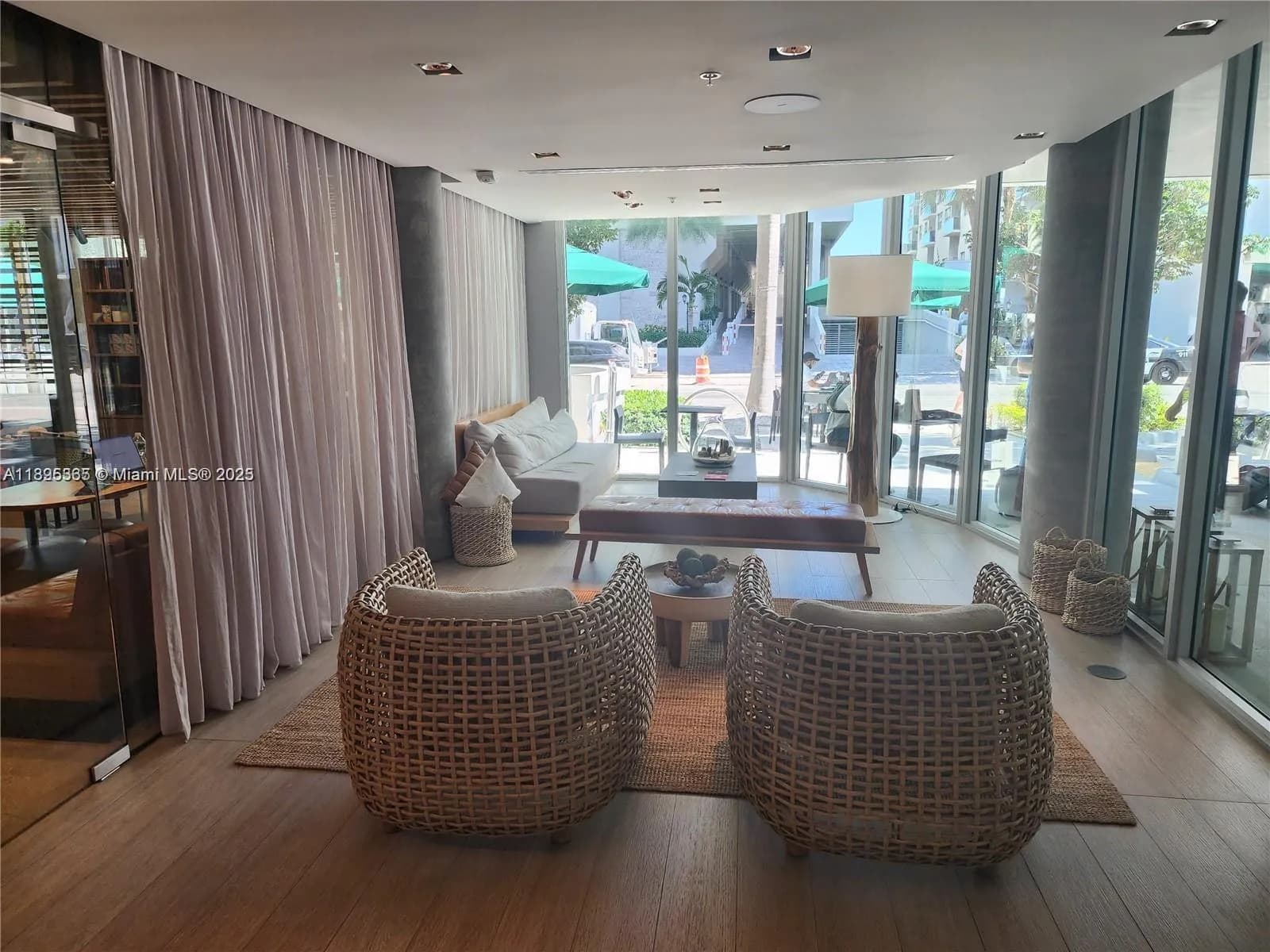 6080 Collins Ave # 304, Miami Beach FL 33140