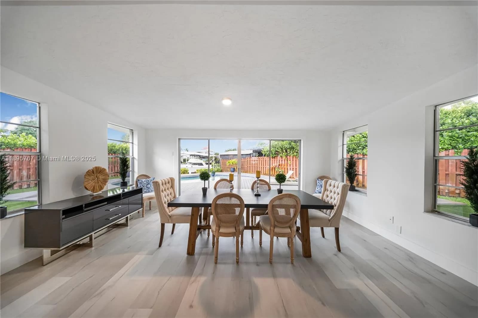 2406 Marathon Ln, Fort Lauderdale FL 33312