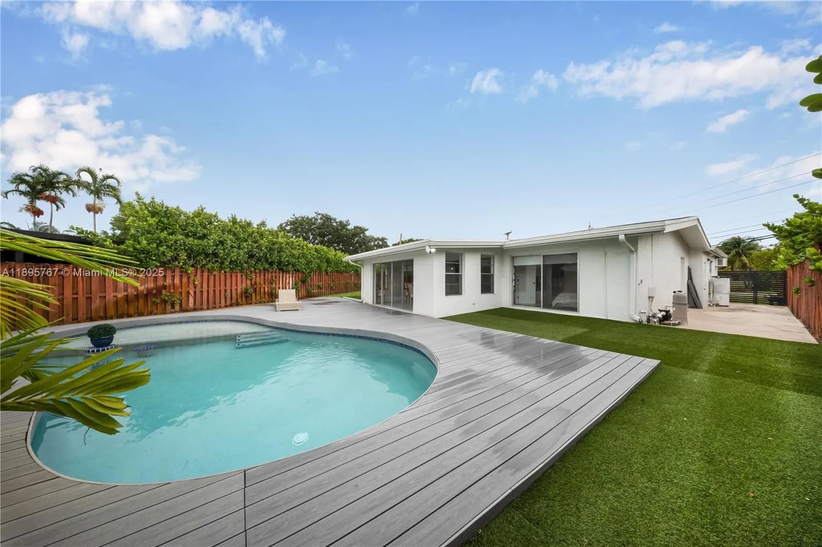 2406 Marathon Ln, Fort Lauderdale FL 33312