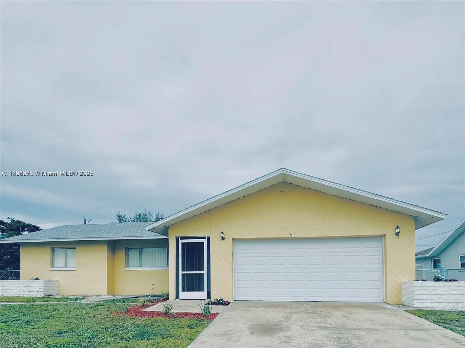 915 SE 20th ST, Cape Coral FL 33990