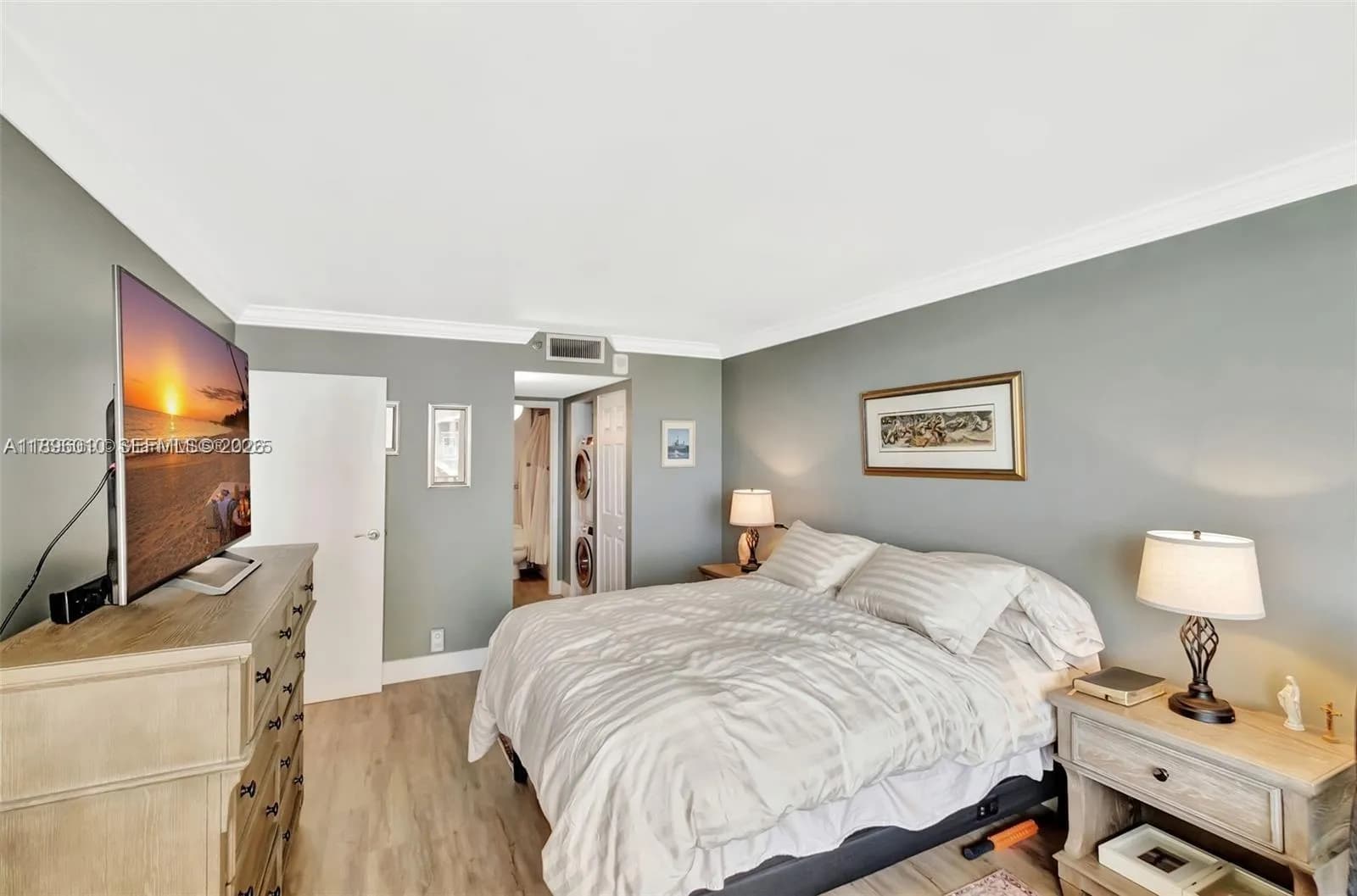 7601 E Treasure Dr # 1410, North Bay Village FL 33141