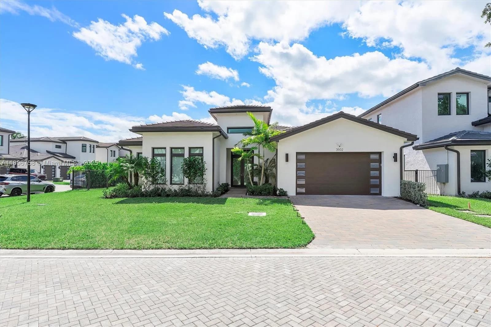 3502 Ashwood Cir N, Hollywood FL 33312