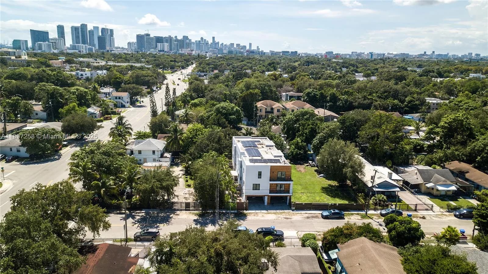 24 NW 58th St, Miami FL 33127