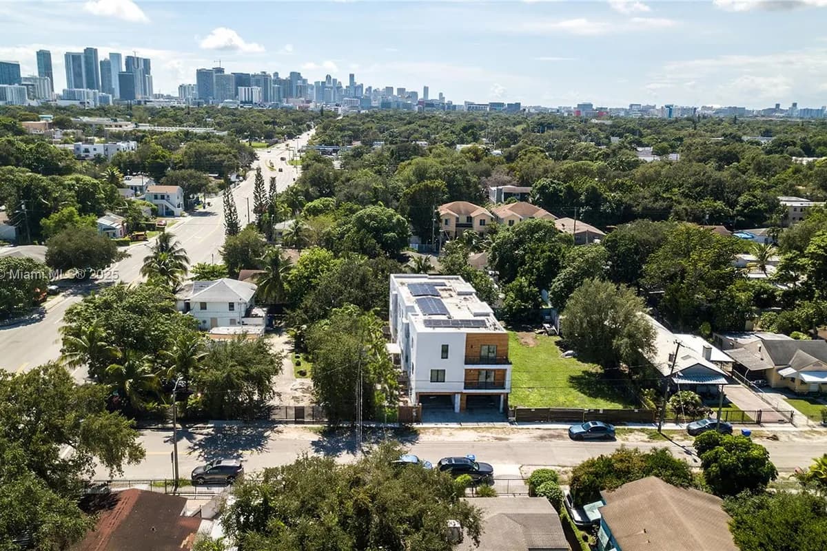 24 NW 58th St, Miami FL 33127