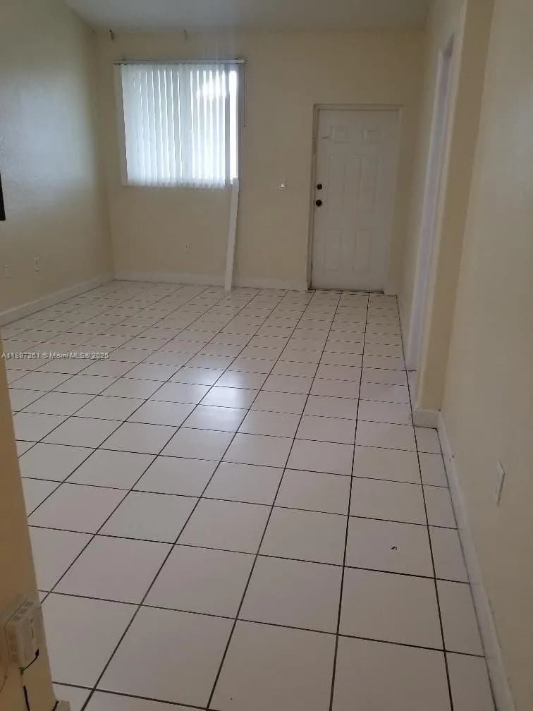 1663 SE 27th Dr # 202, Homestead FL 33035