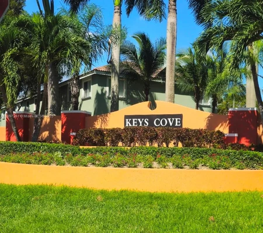 1663 SE 27th Dr # 202, Homestead FL 33035