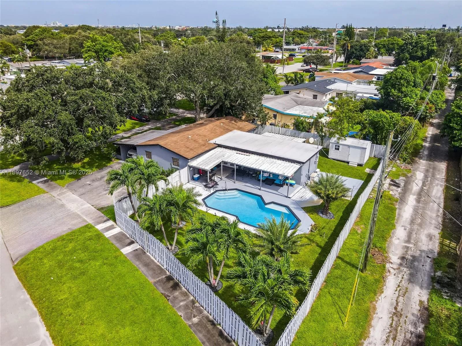 3338 Taft St, Hollywood FL 33021