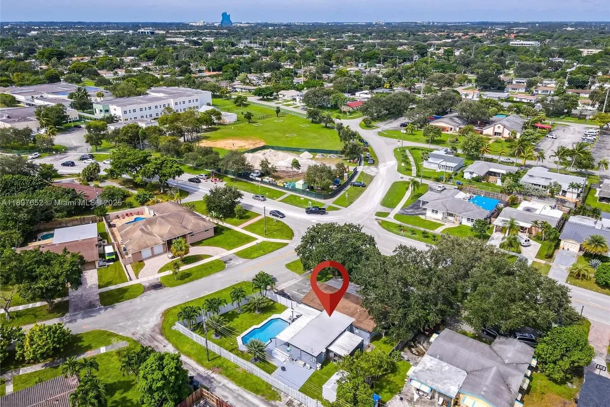 3338 Taft St, Hollywood FL 33021