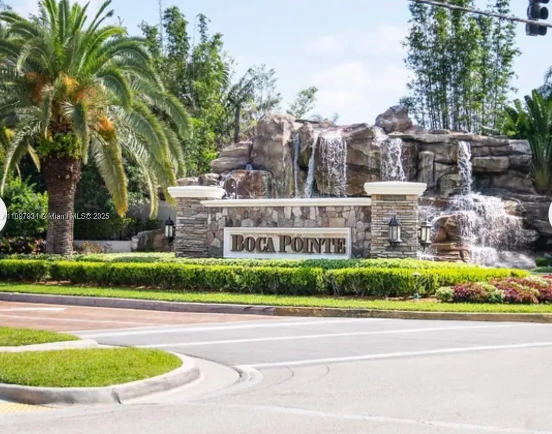 6500 Via Regina # 8, Boca Raton FL 33433