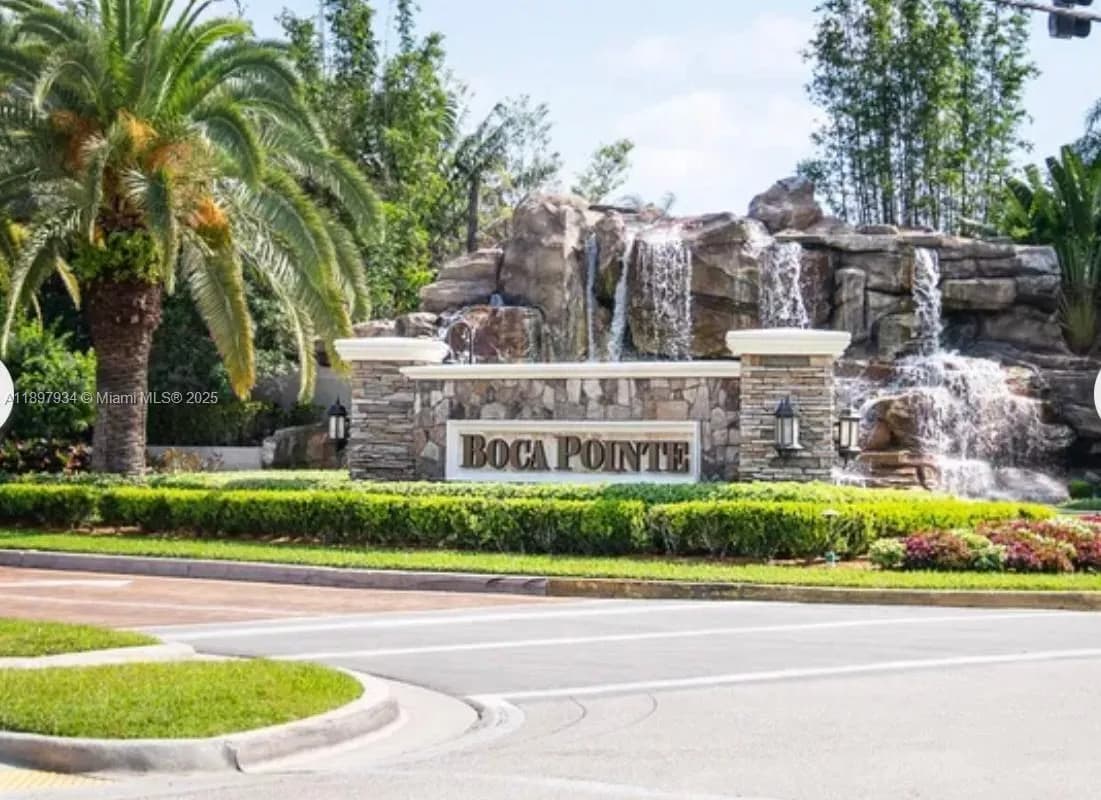 6500 Via Regina # 8, Boca Raton FL 33433