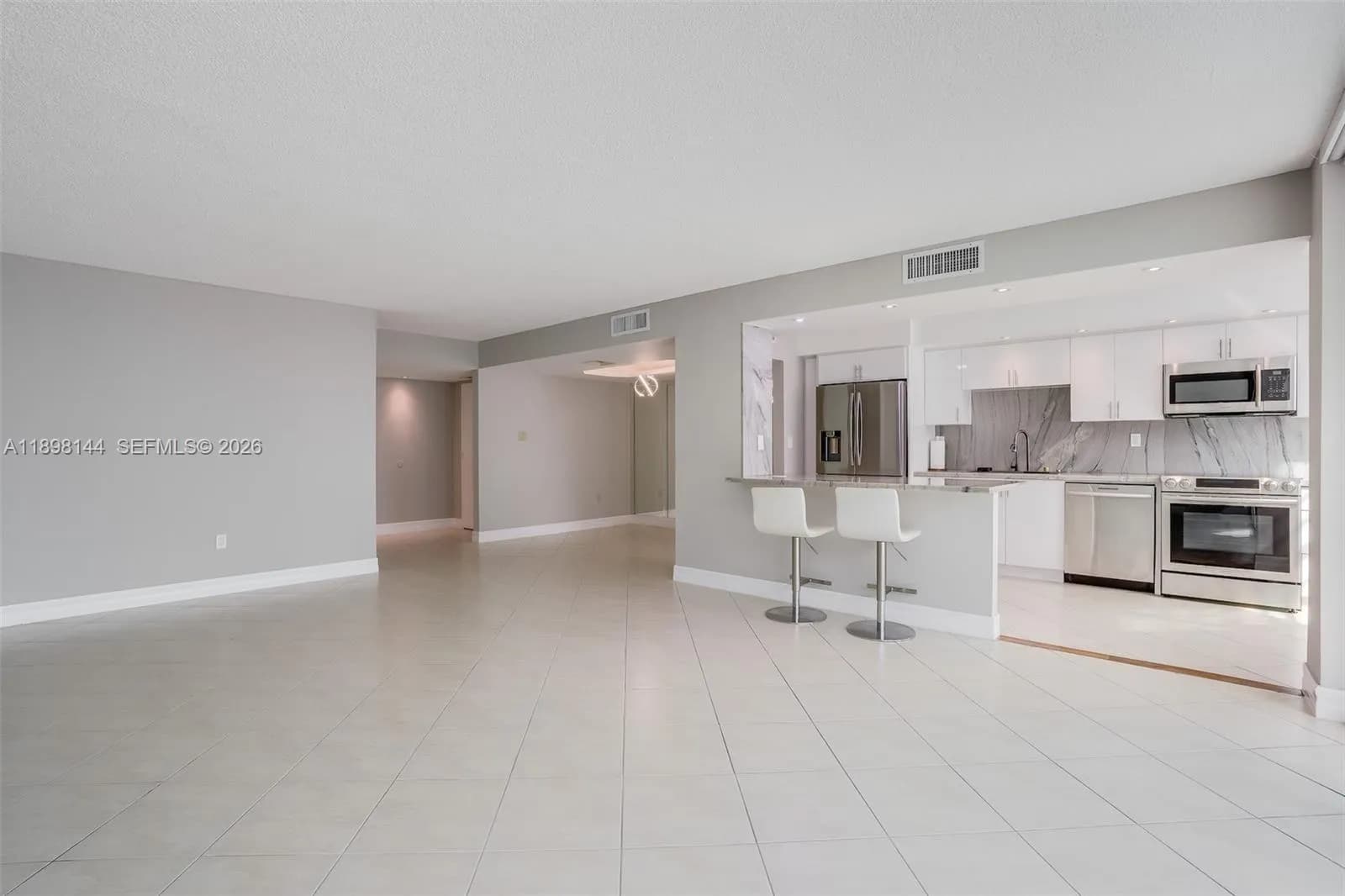 18071 Biscayne Blvd # 1204, Aventura FL 33160