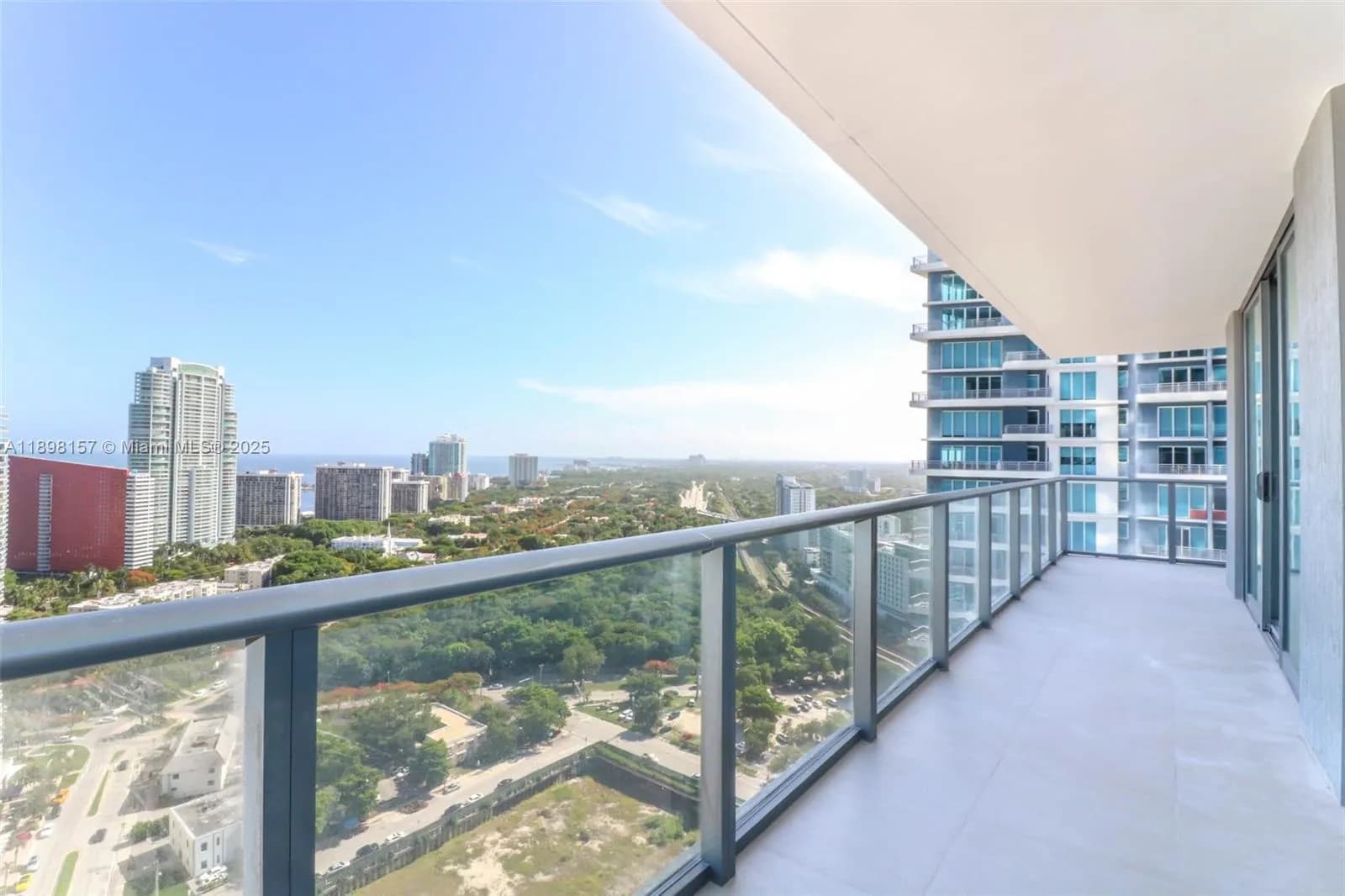 1300 S miami # 2706, Miami FL 33130