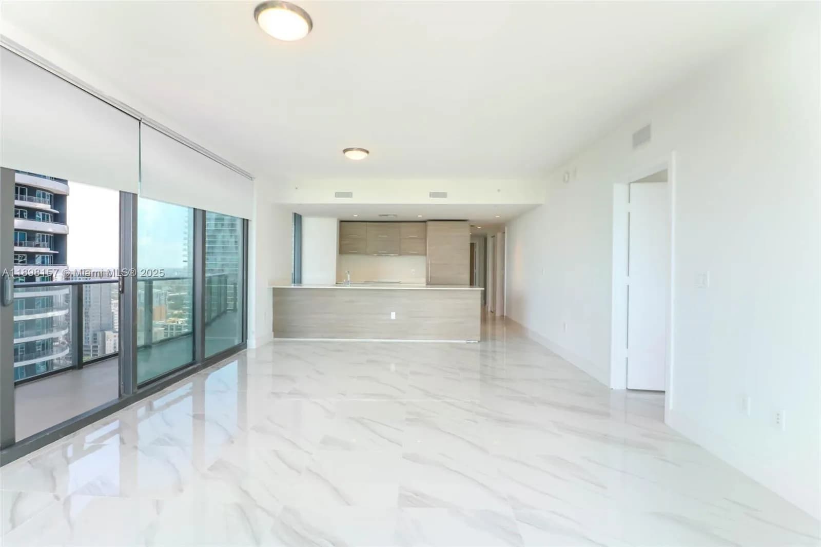 1300 S miami # 2706, Miami FL 33130
