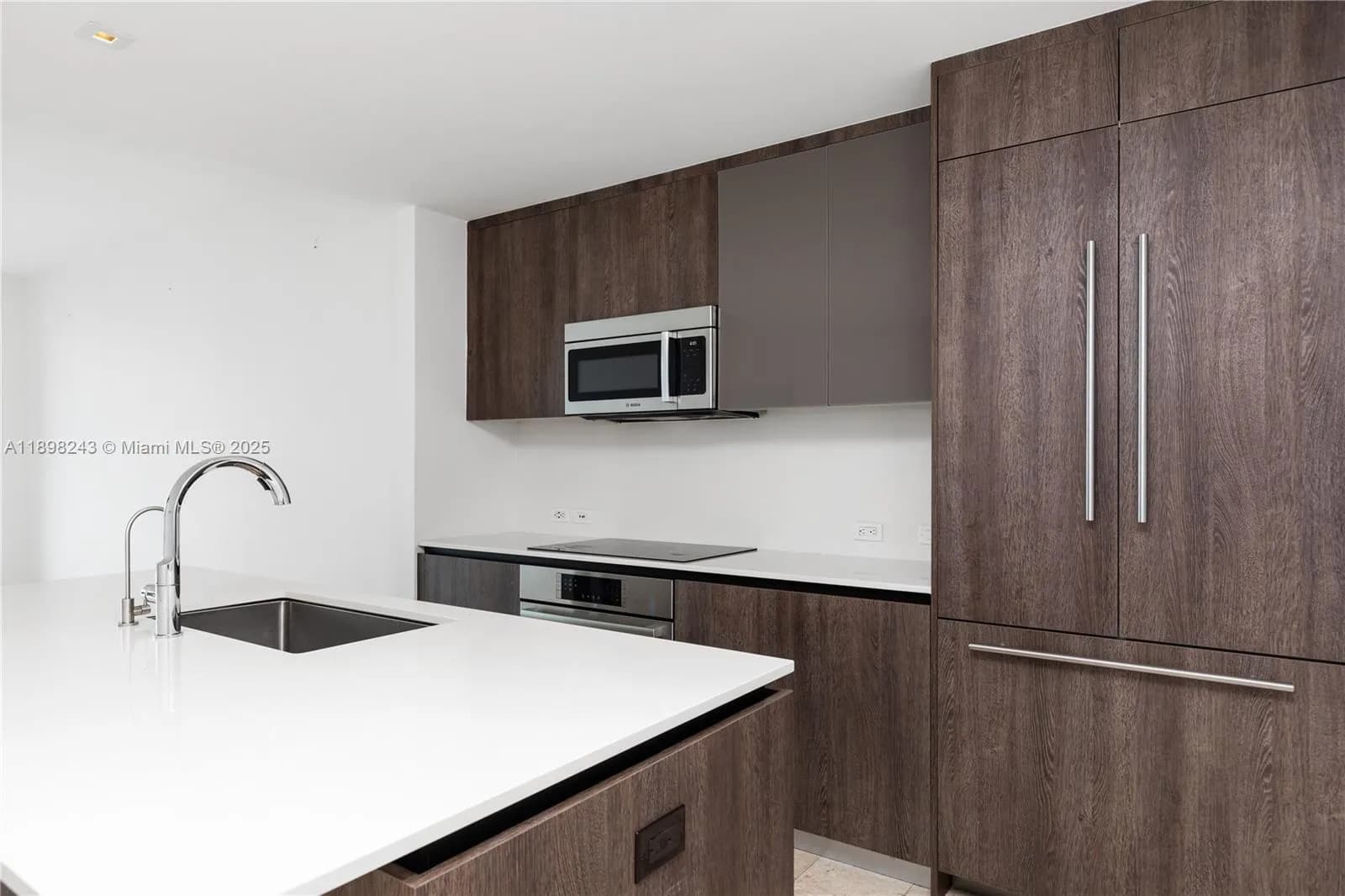 68 SE 6th St # 3906, Miami FL 33131