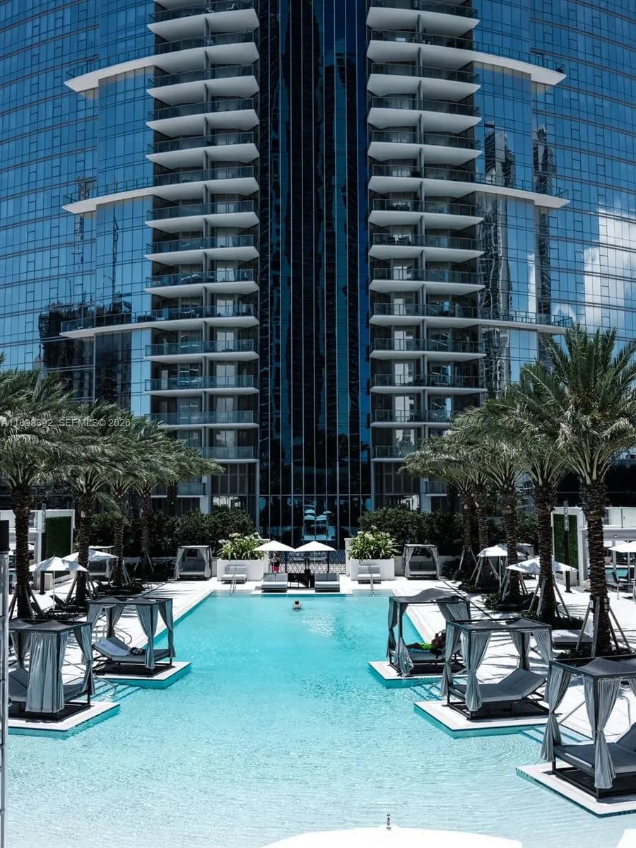 851 NE 1st Ave # 4107, Miami FL 33132