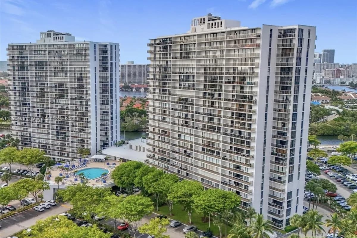3731 N Country Club Dr # 129, Aventura FL 33180