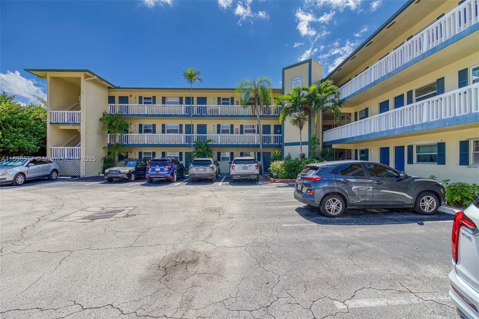 1400 NE 57th Ct # 301, Fort Lauderdale FL 33334