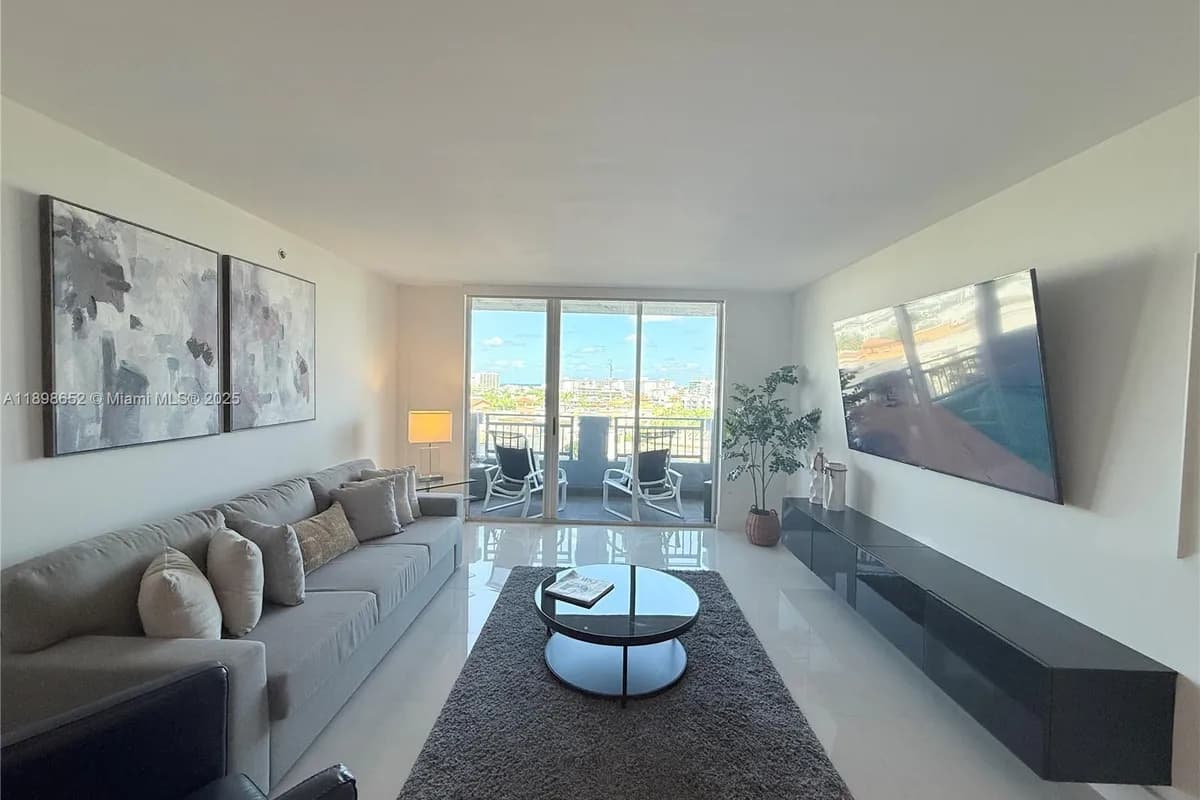 90 Alton Rd # 909, Miami Beach FL 33139