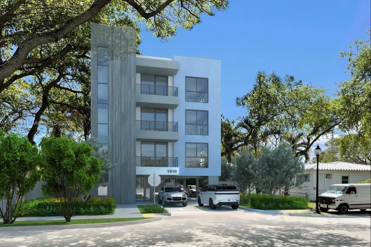 1910 Washington St, Hollywood FL 33020